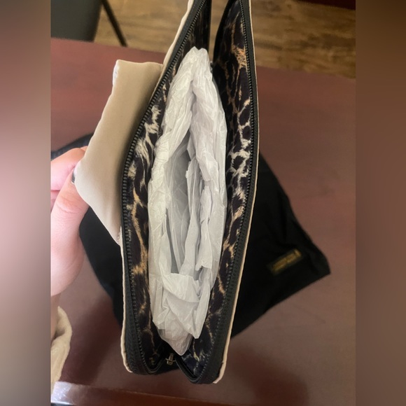 Jeremy Scott London Fog - Trench Laptop Case - Picture 7 of 9